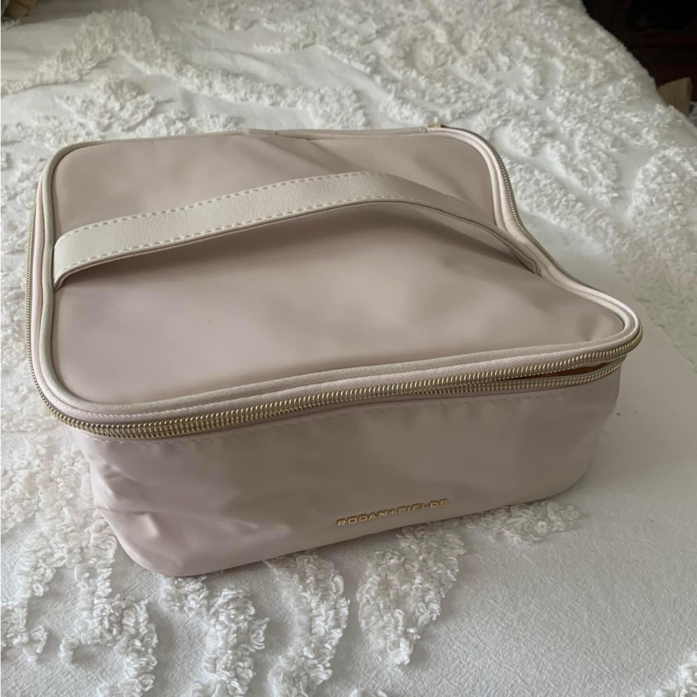 Rodan and Fields neutral travel case